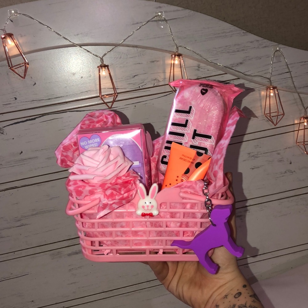 🛑RESERVED🛑 💕 FREE WITH $50 PURCHASE-VS PINK 💕